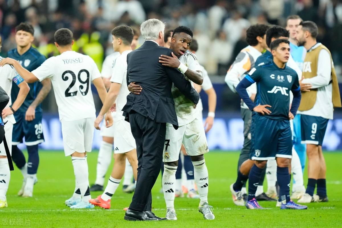 爱游戏APP-蒂姆在皇家马德里比赛中夺冠，爆冷引发热议！再创辉煌时刻(欧冠阿贾克斯41皇马下半场)