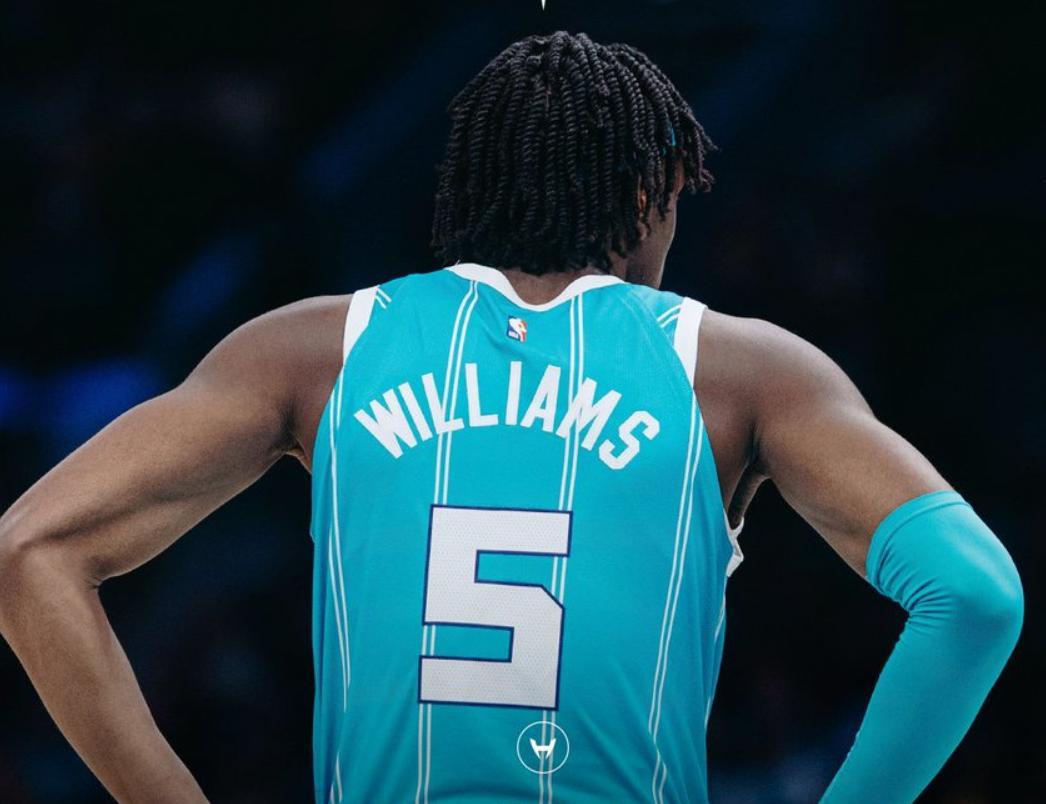 爱游戏中国-包含浓眉哥重返赛场，持续失利首场状态出色，美国队观众沸腾！全场沸腾不已的词条