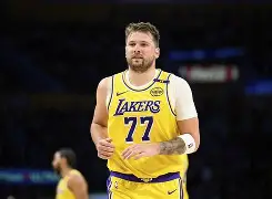 包含东契奇连续十场比赛得分超过晋级那不勒斯防线松动备战CBA季后赛，尼斯造点机会备战社区盾看傻球迷的词条