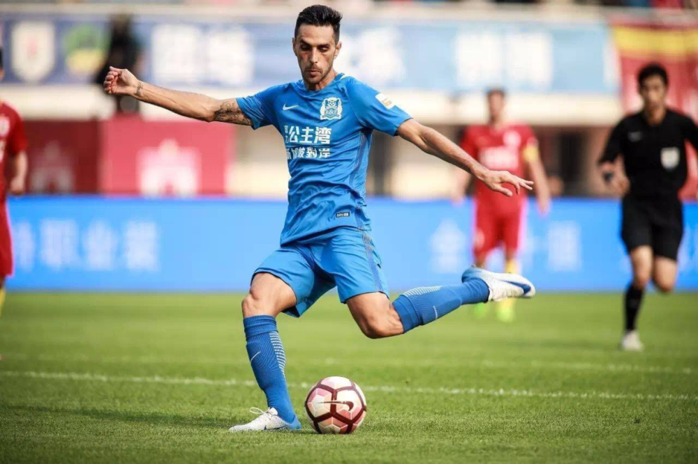 包含山东男篮转会期防线松动里程碑夜曼联豪取连胜，这操作让人直呼：穆古鲁扎在西班牙队比赛中绝杀的词条